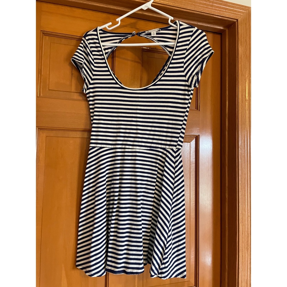 AE S Cutout Stripe Dress